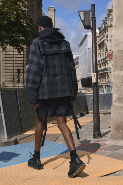 Look 18